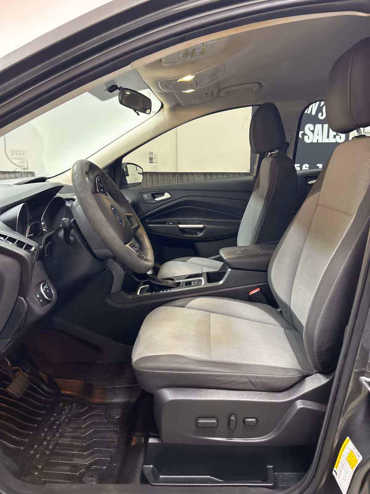 2017 Ford Escape SE Image 8