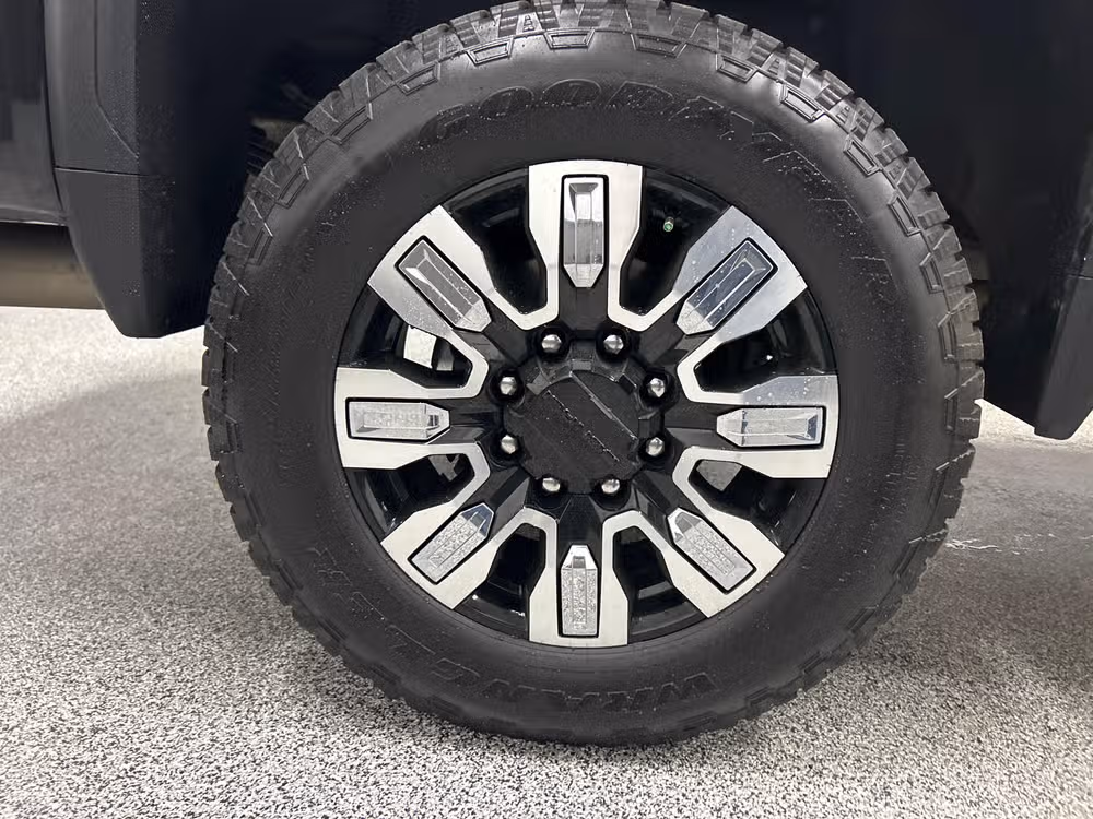 2021 GMC Sierra 3500HD Denali Image 7