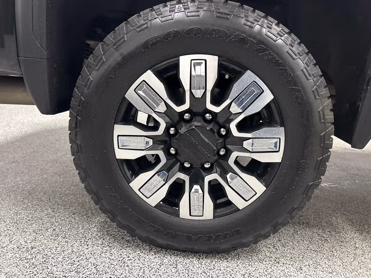 2021 GMC Sierra 3500HD Denali Image 7