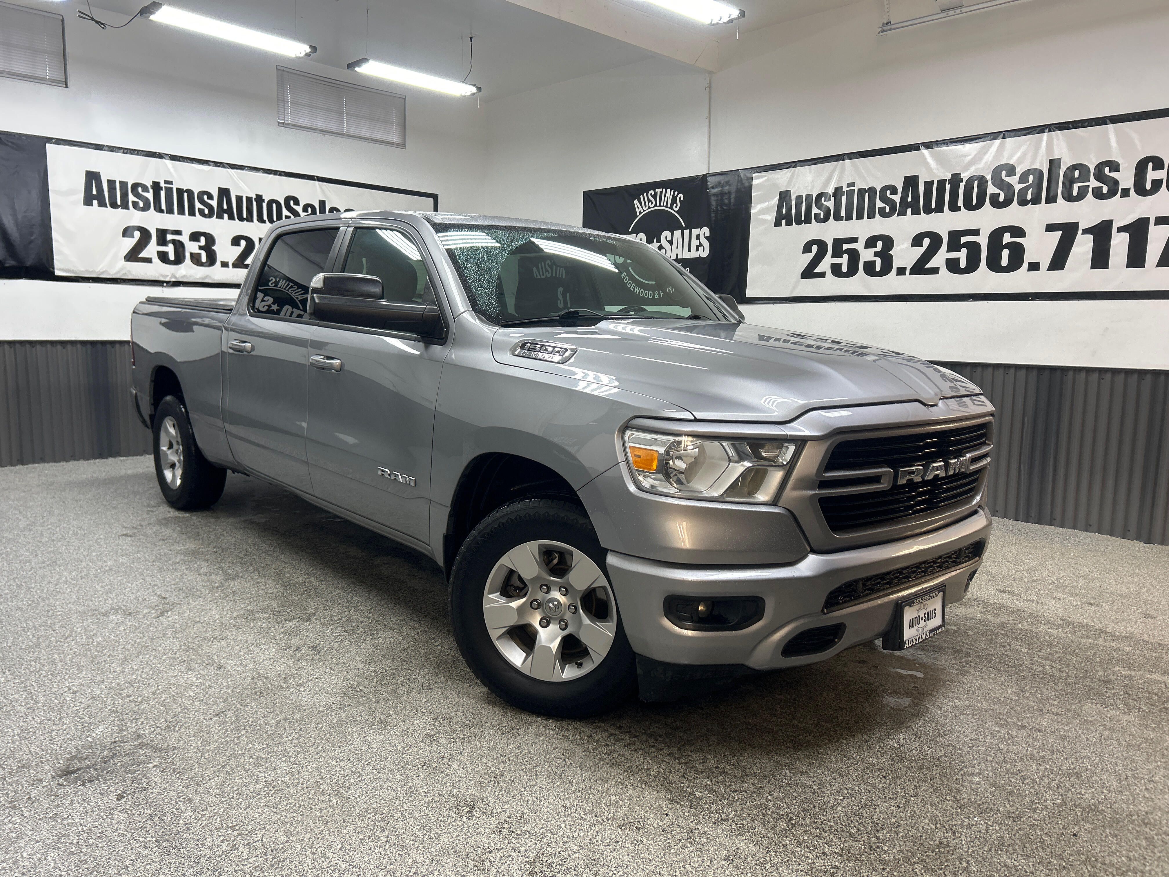 2020 RAM 1500 Big Horn/Lone Star 4x4 Crew Cab 6'4's photo