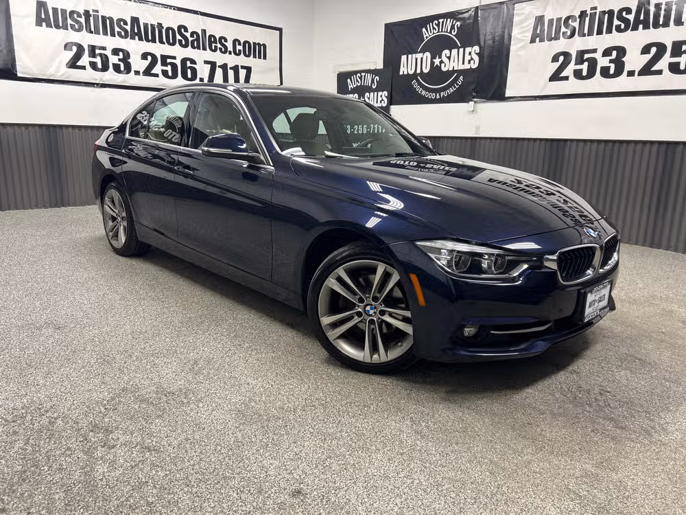 2017 BMW 3 Series 330i xDrive Sedan's photo