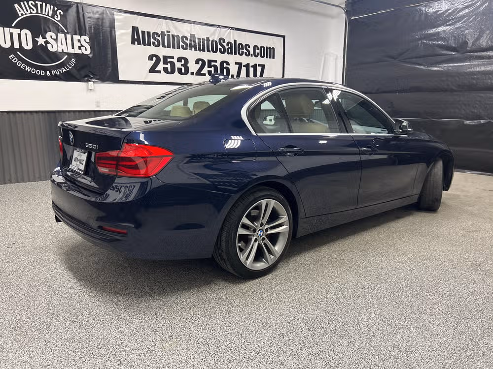 2017 BMW 3 Series 330i xDrive Image 6