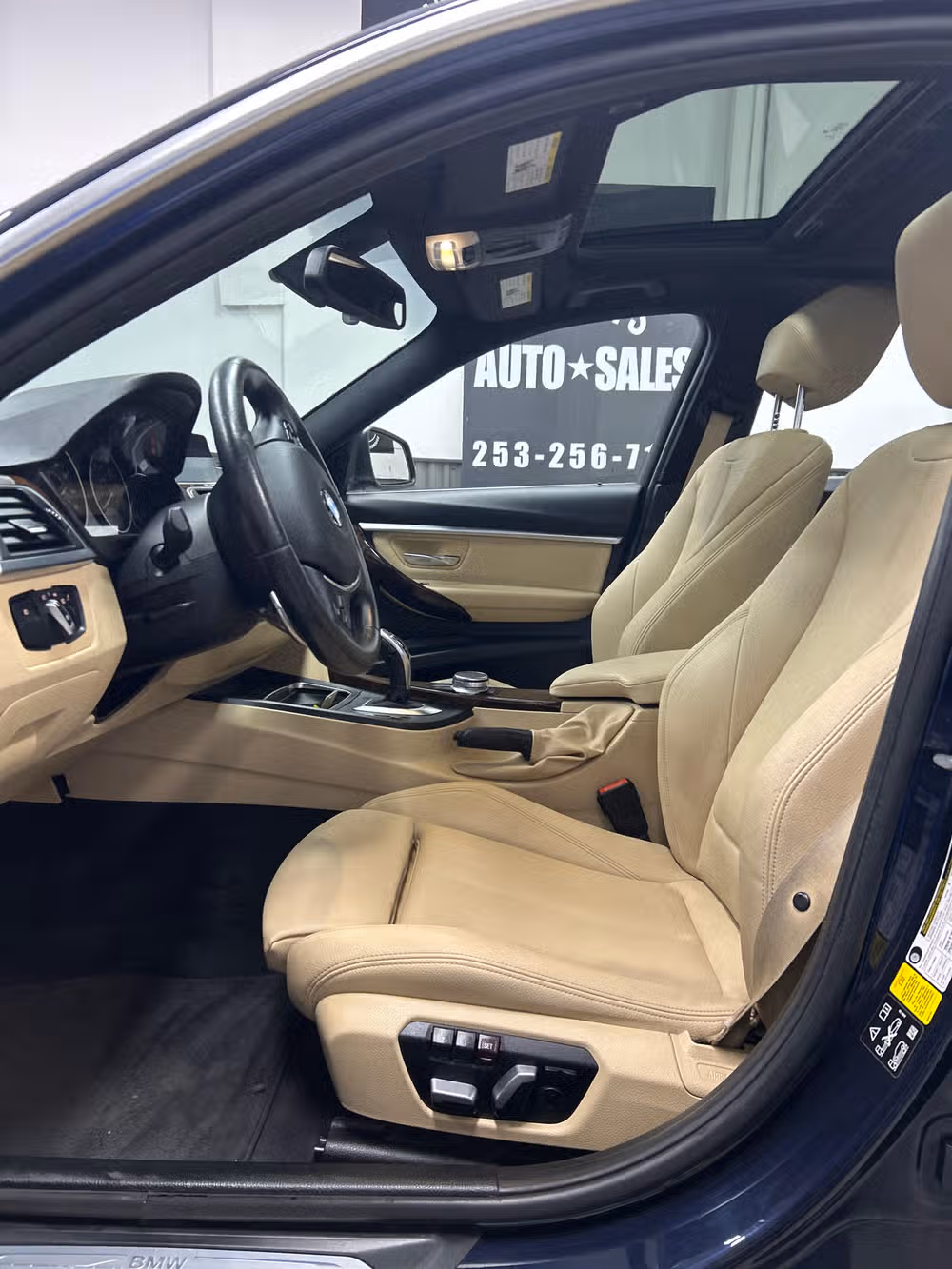 2017 BMW 3 Series 330i xDrive Image 8