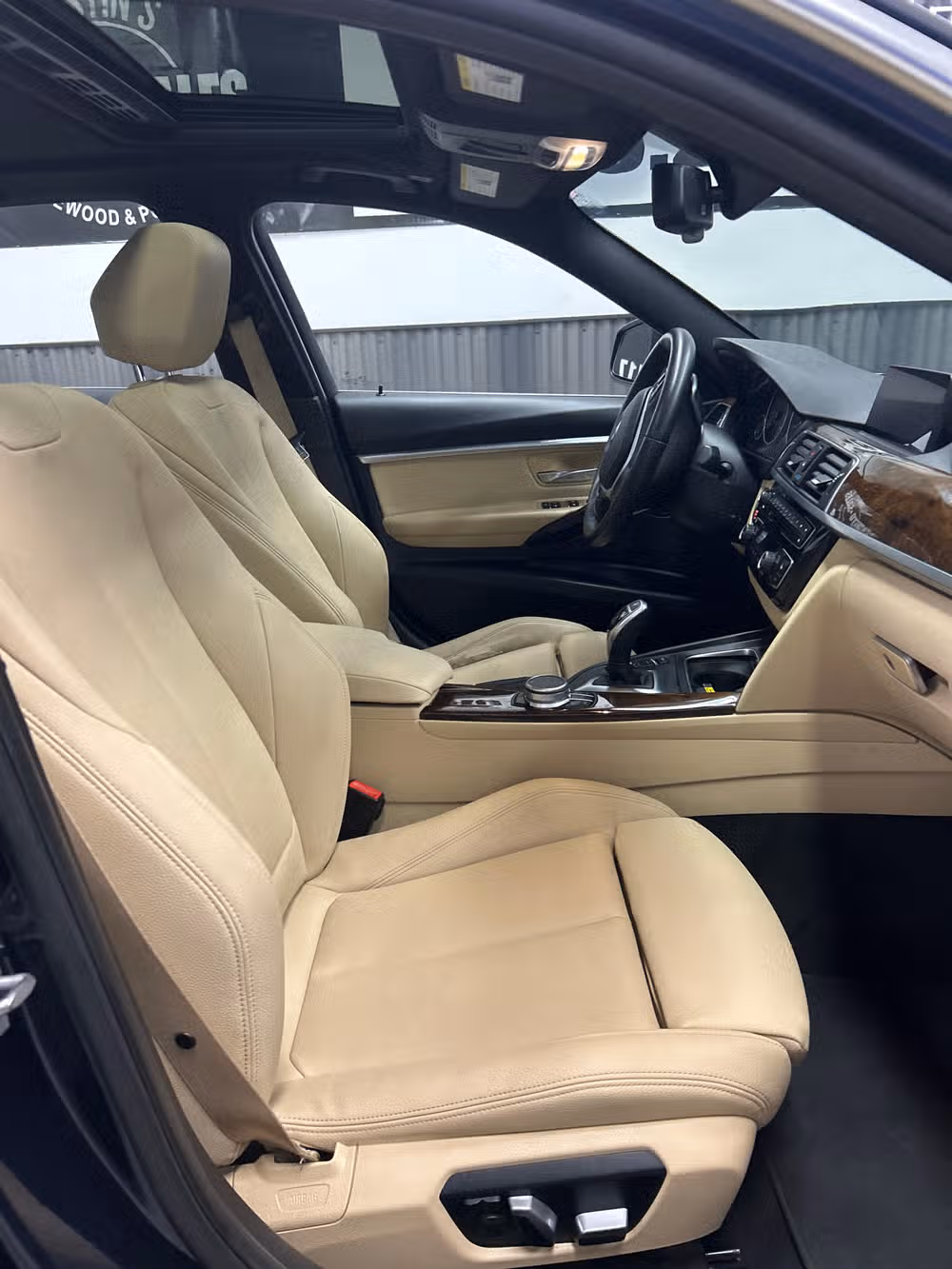 2017 BMW 3 Series 330i xDrive Image 13