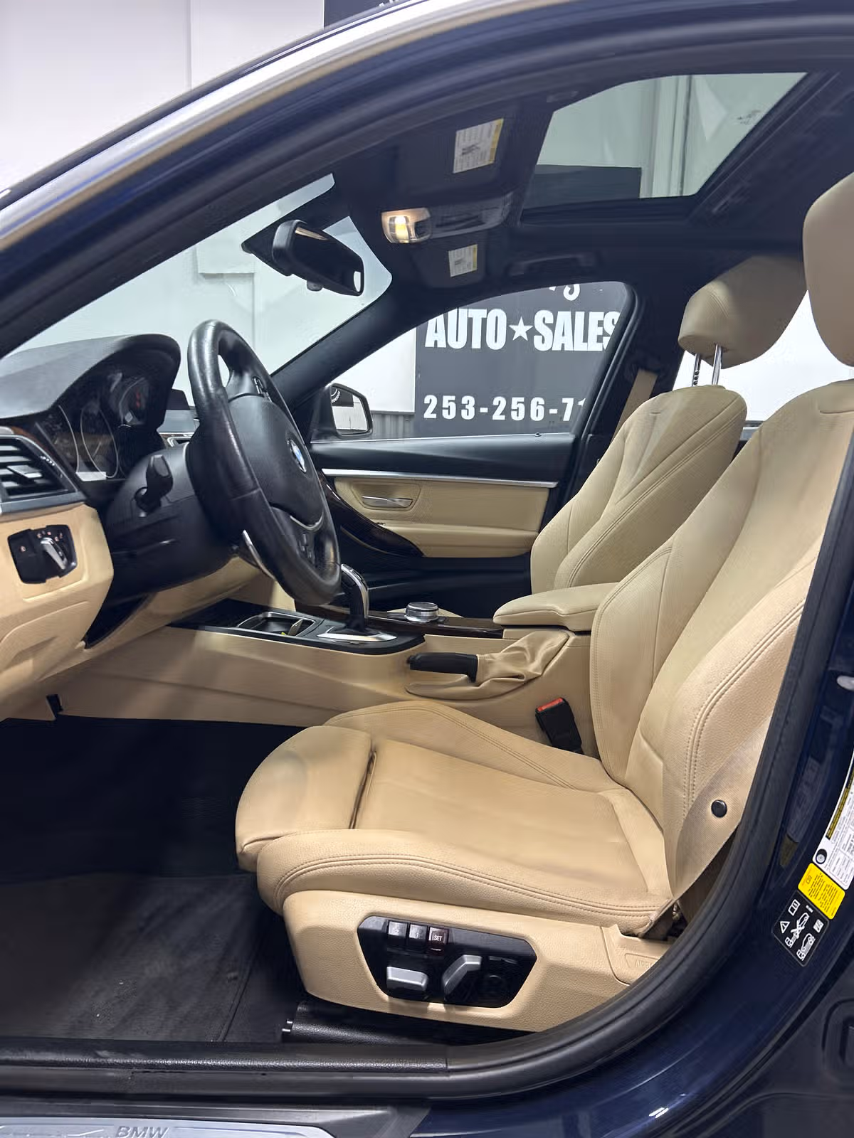 2017 BMW 3 Series 330i xDrive Image 8