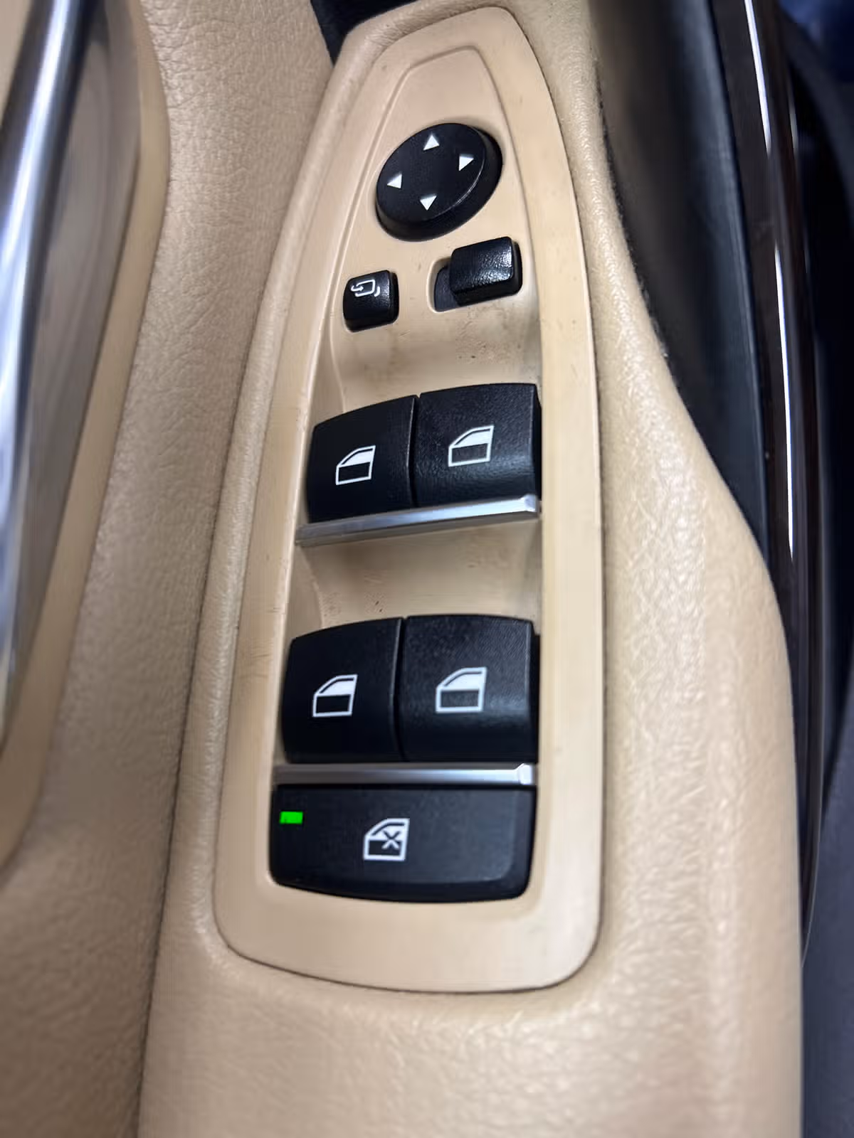2017 BMW 3 Series 330i xDrive Image 9