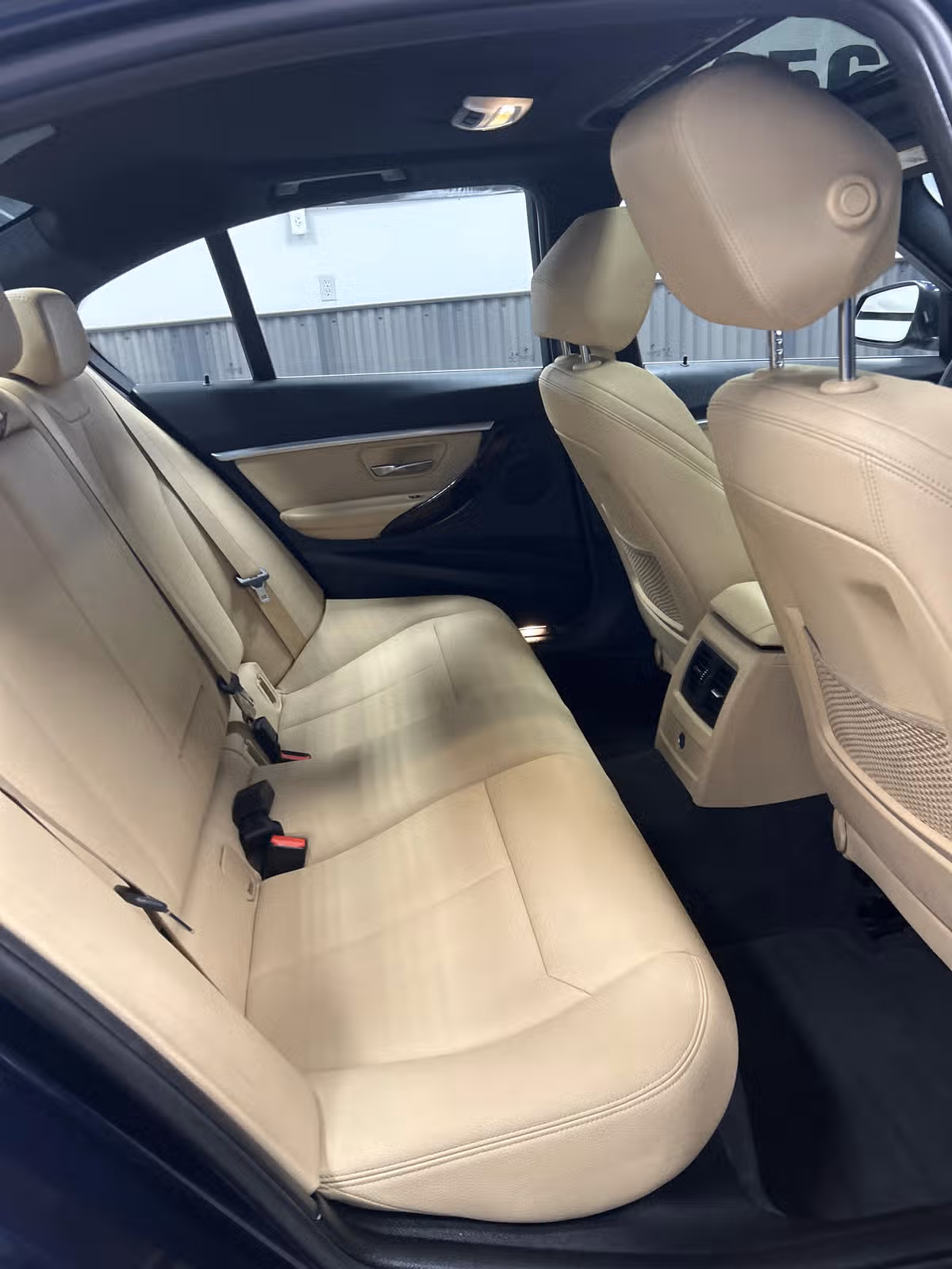 2017 BMW 3 Series 330i xDrive Image 12