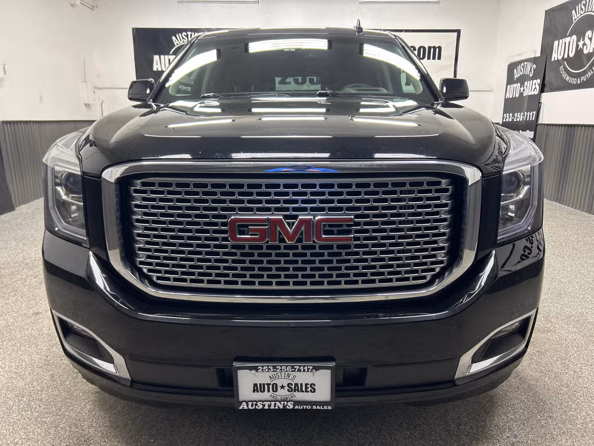 2015 GMC Yukon XL Denali Image 2