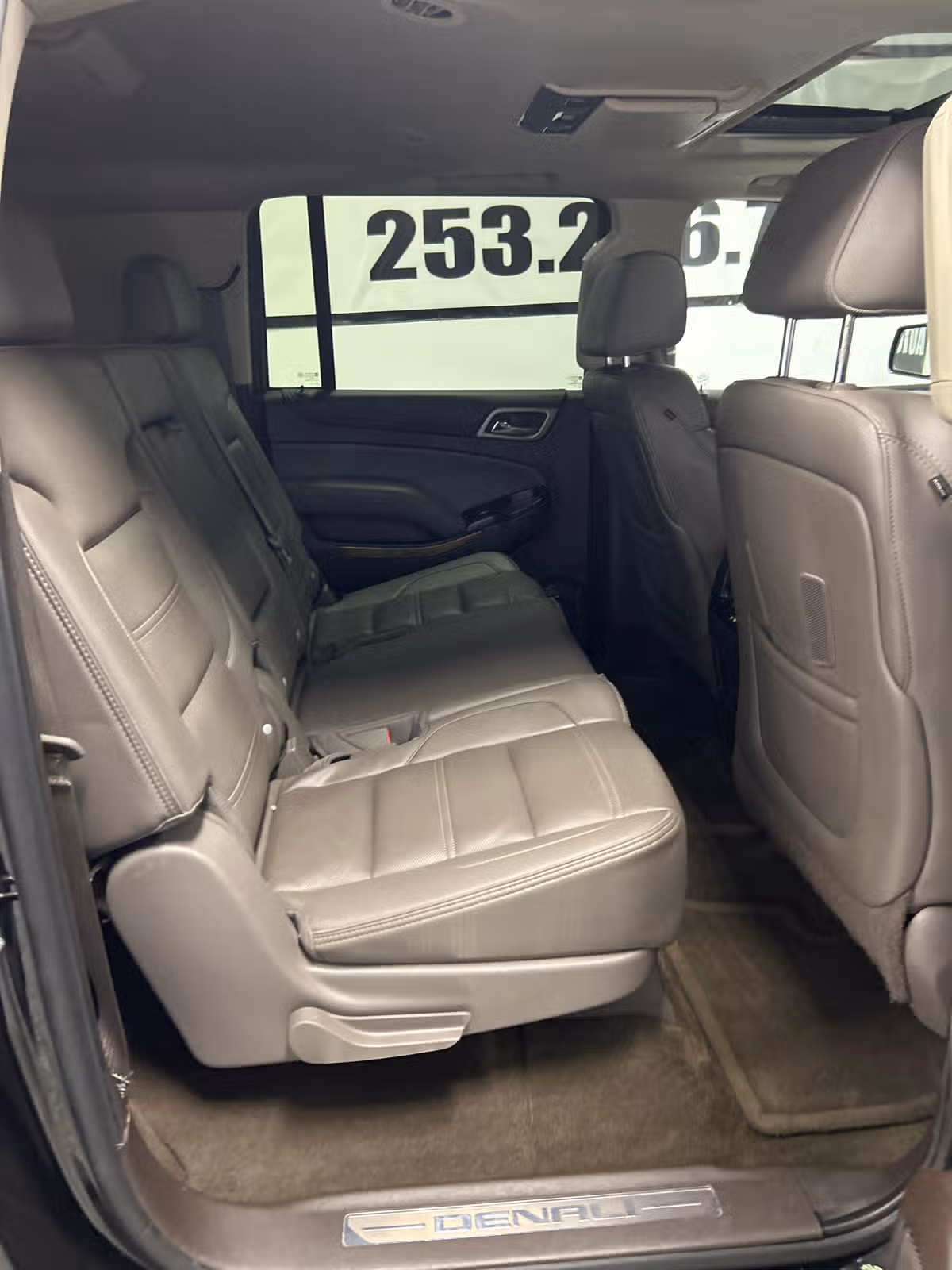 2015 GMC Yukon XL Denali Image 16