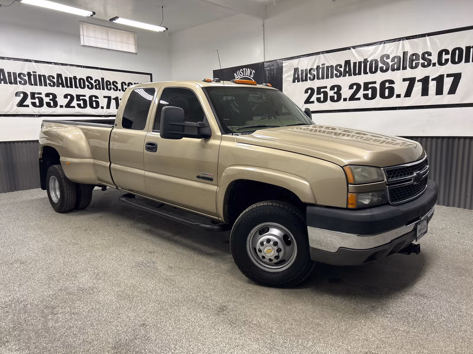 2005 Chevrolet Silverado 3500 LS Upper Image 1