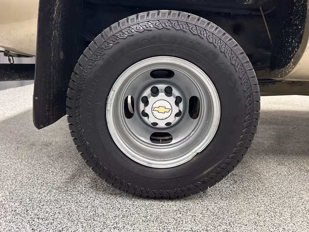 2005 Chevrolet Silverado 3500 LS Image 7