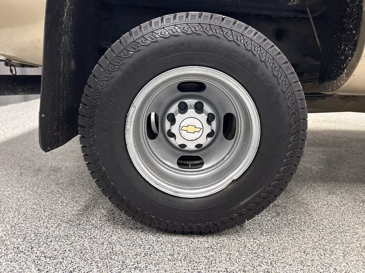 2005 Chevrolet Silverado 3500 LS Image 7