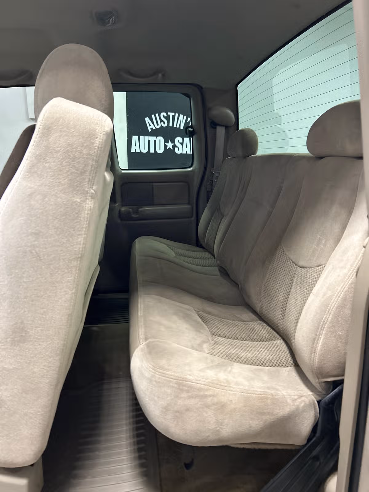2005 Chevrolet Silverado 3500 LS Image 10