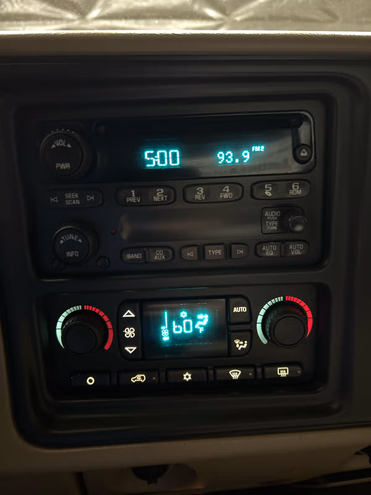 2005 Chevrolet Silverado 3500 LS Image 14