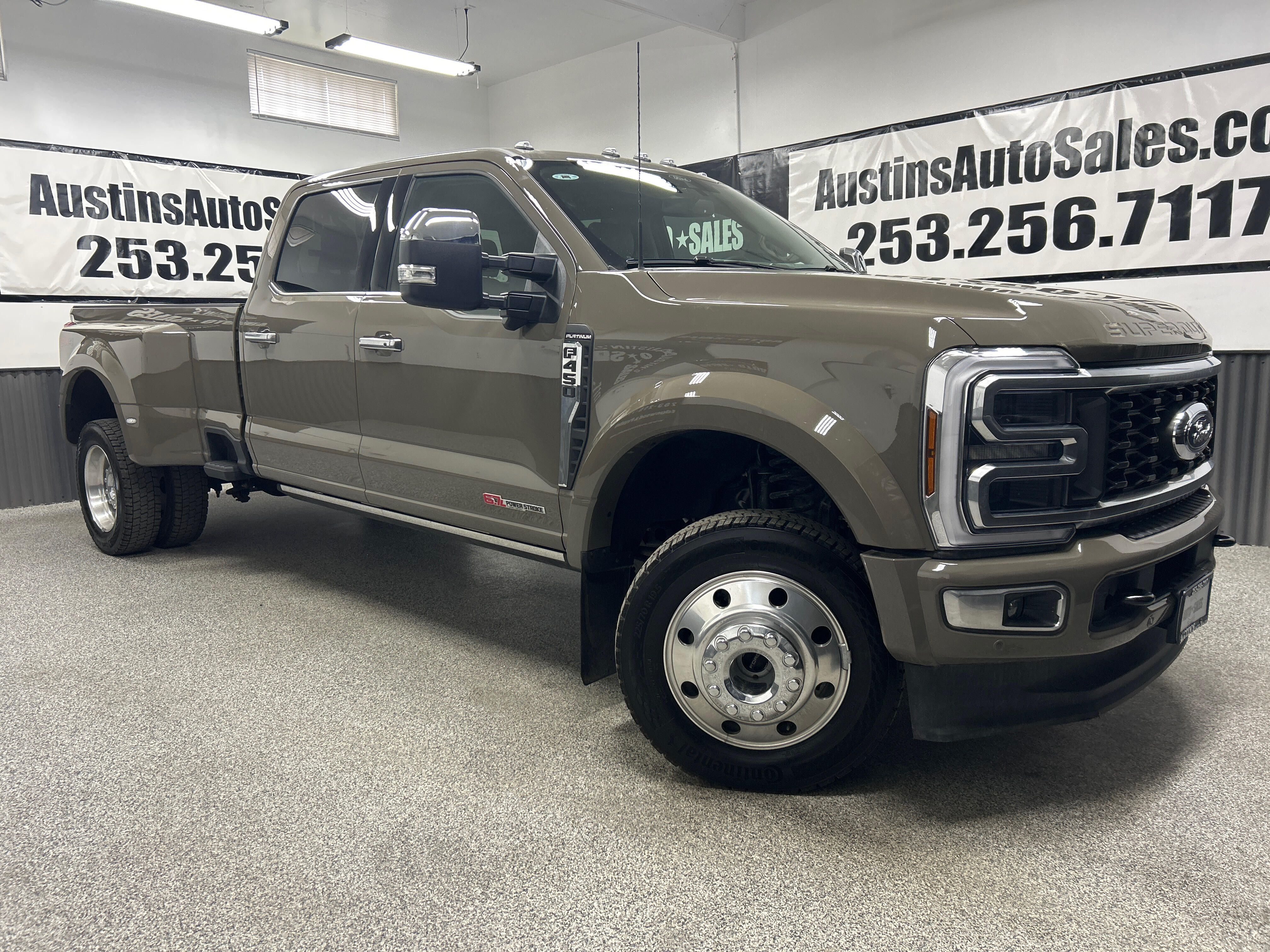 2026 Ford F-450 Platinum 4x4 Crew Cab 8' Box DRW's photo