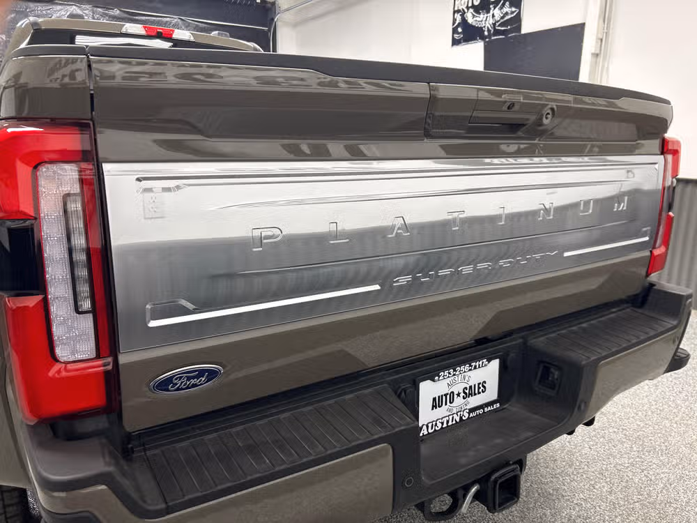 2026 Ford F-450 Super Duty Platinum Lower Image 3