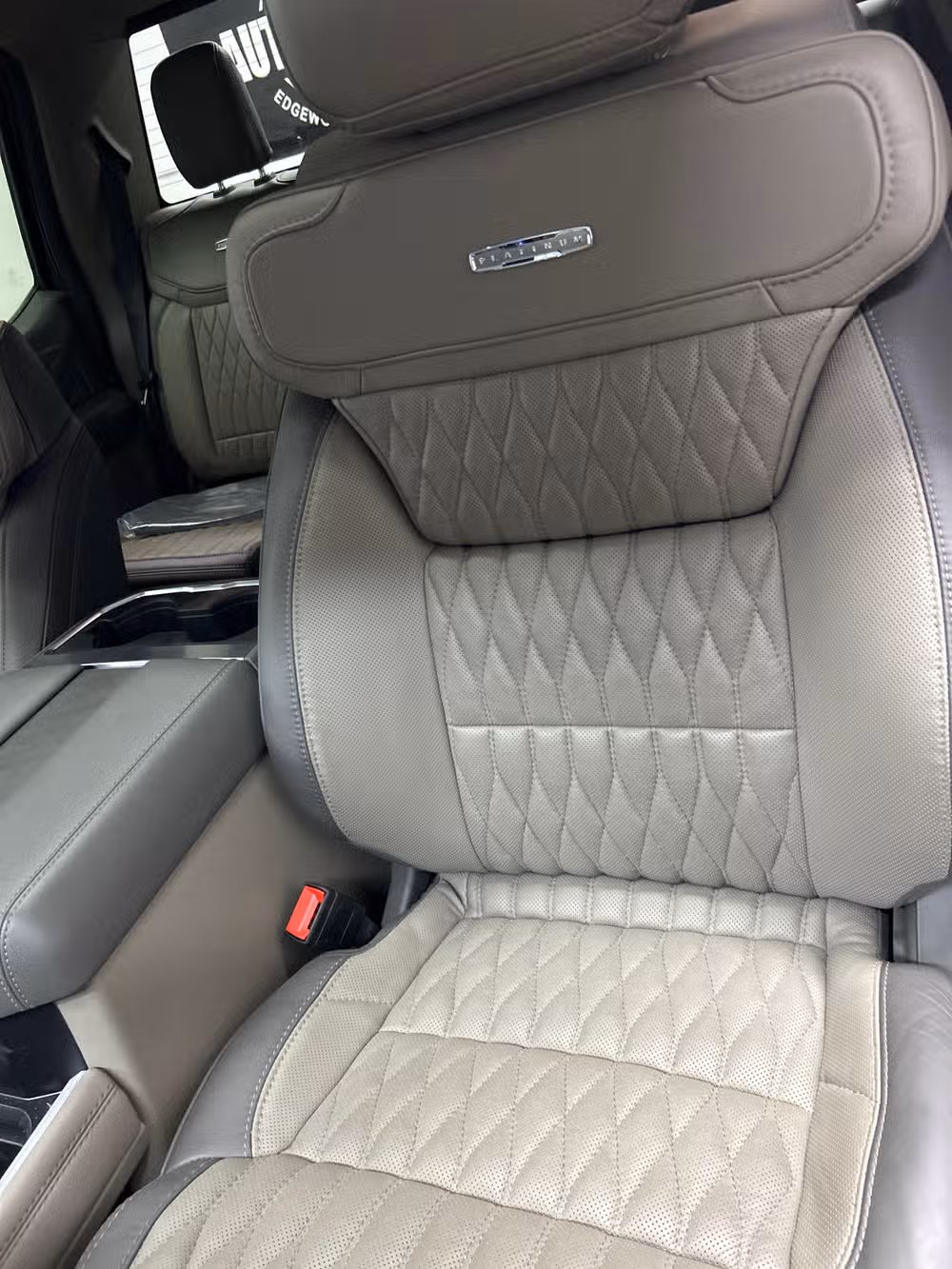 2026 Ford F-450 Super Duty Platinum Image 13