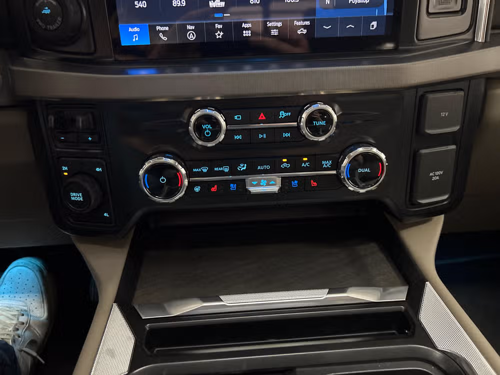 2026 Ford F-450 Super Duty Platinum Image 22