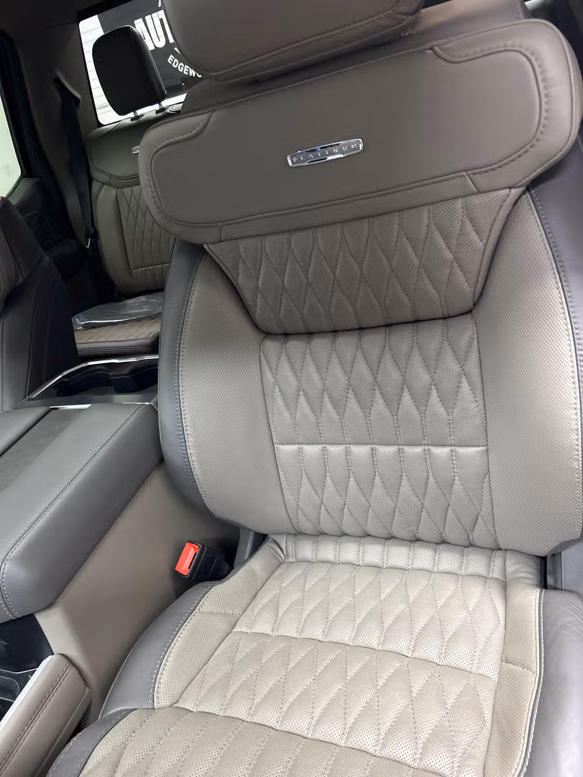 2026 Ford F-450 Super Duty Platinum Image 13