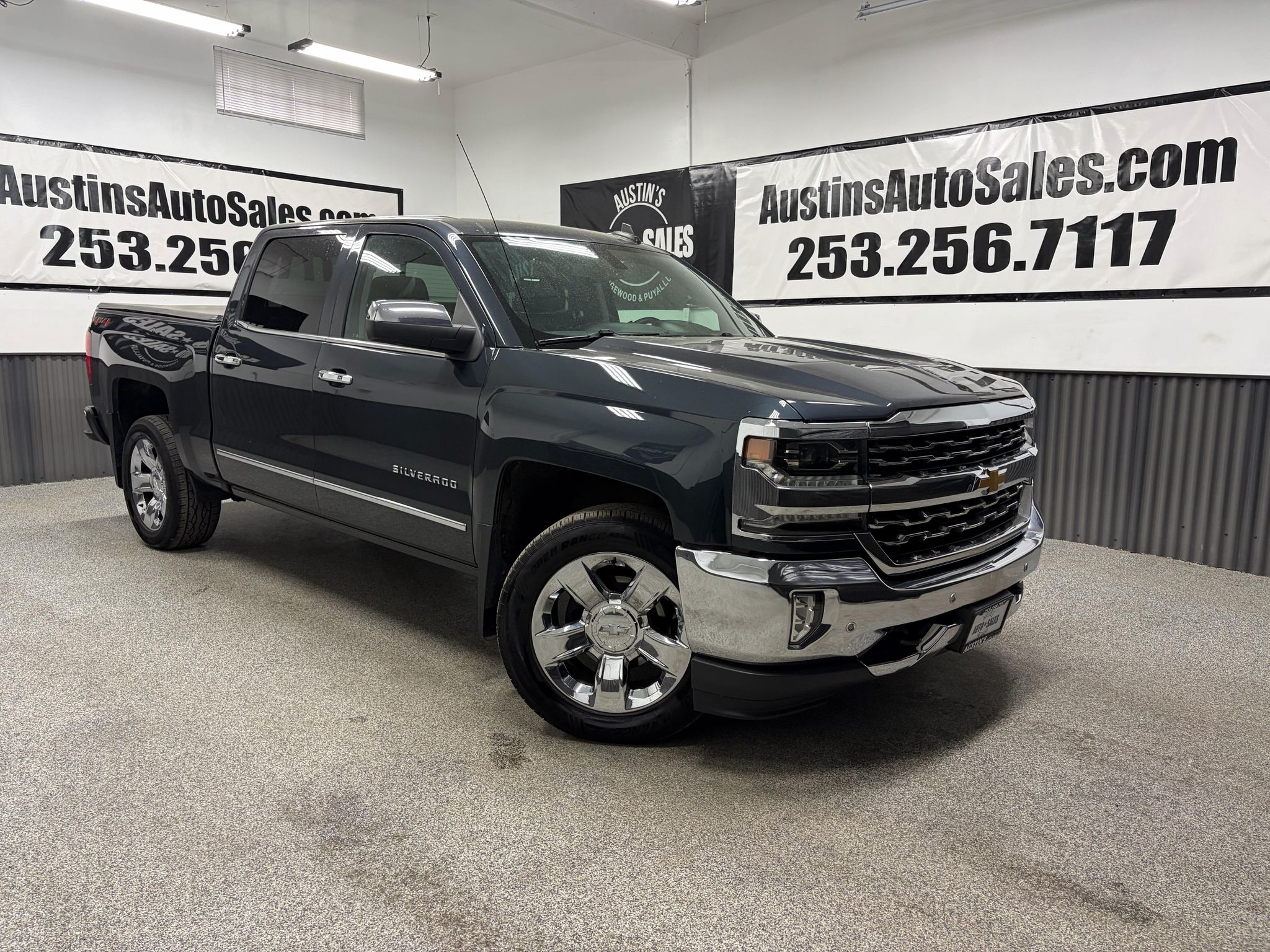 Gray (Graphite Metallic) 2018 Chevrolet Silverado 1500 Pickup Truck Four-Wheel Drive Automatic