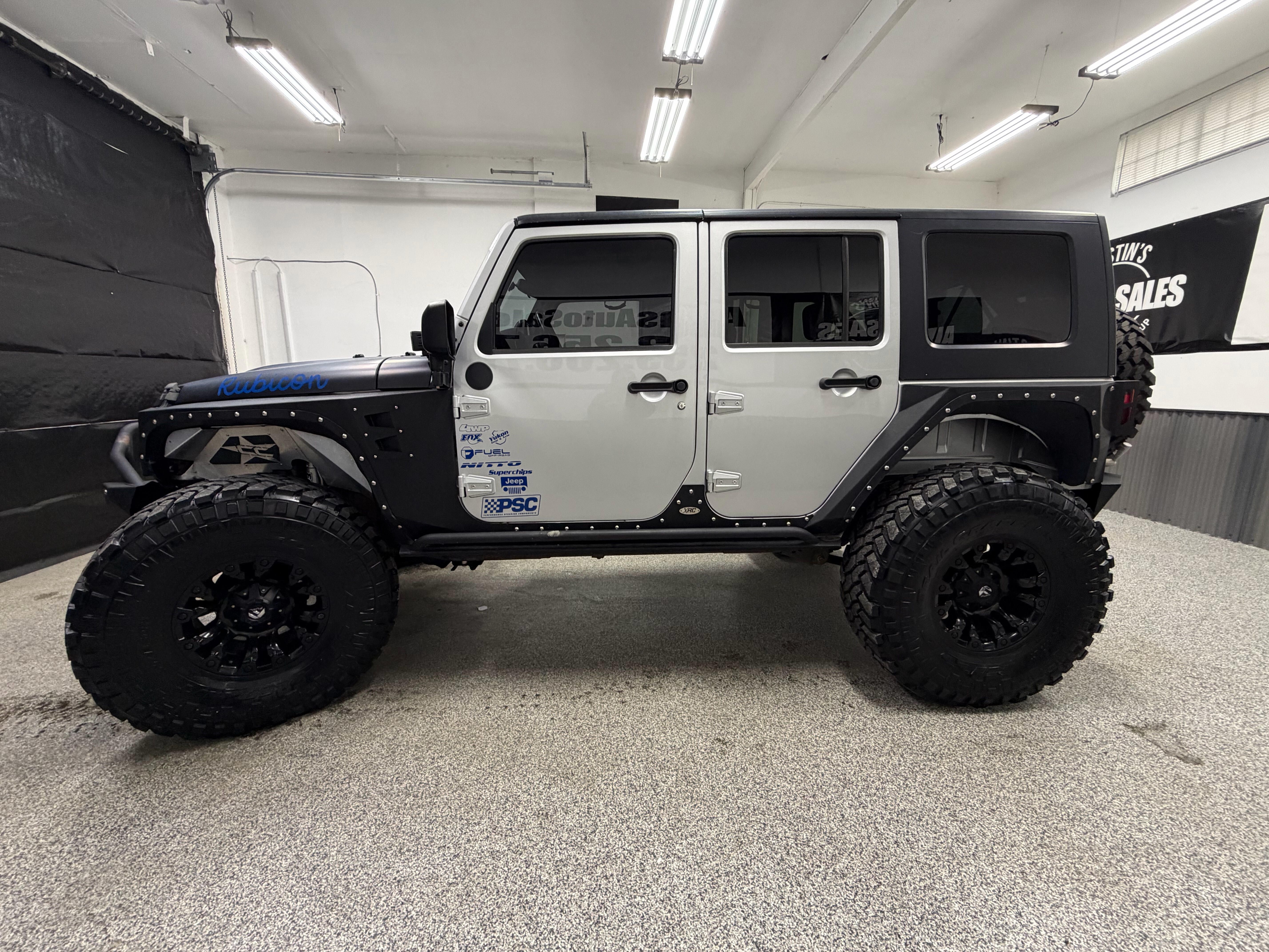 View vehicle photo 7