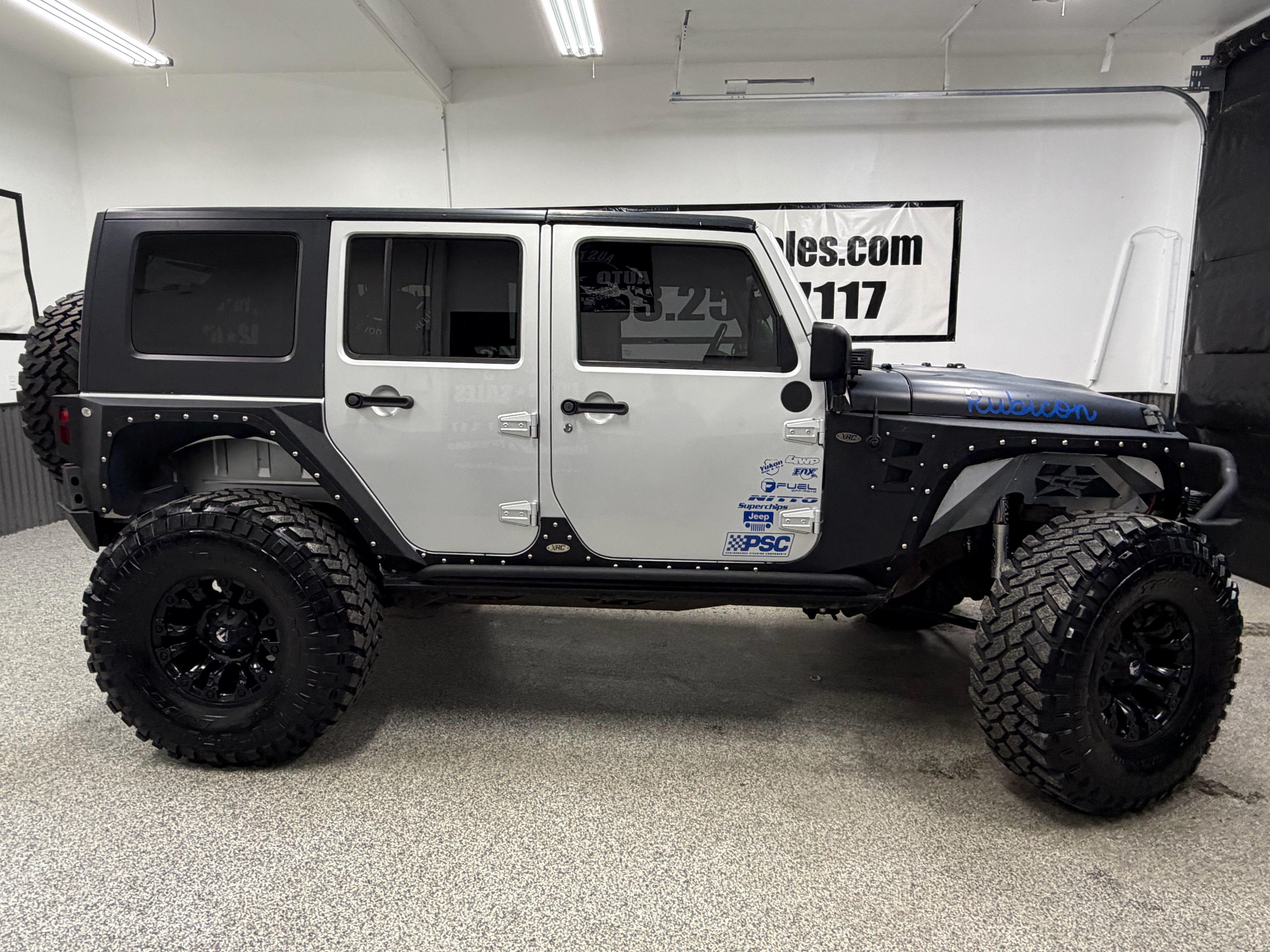 View vehicle photo 2