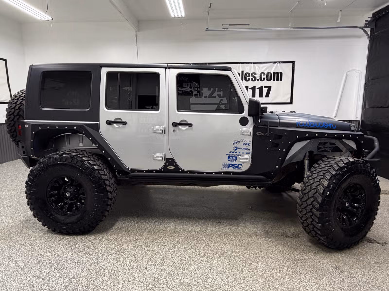 2008 Jeep Wrangler Unlimited Rubicon Upper Image 2