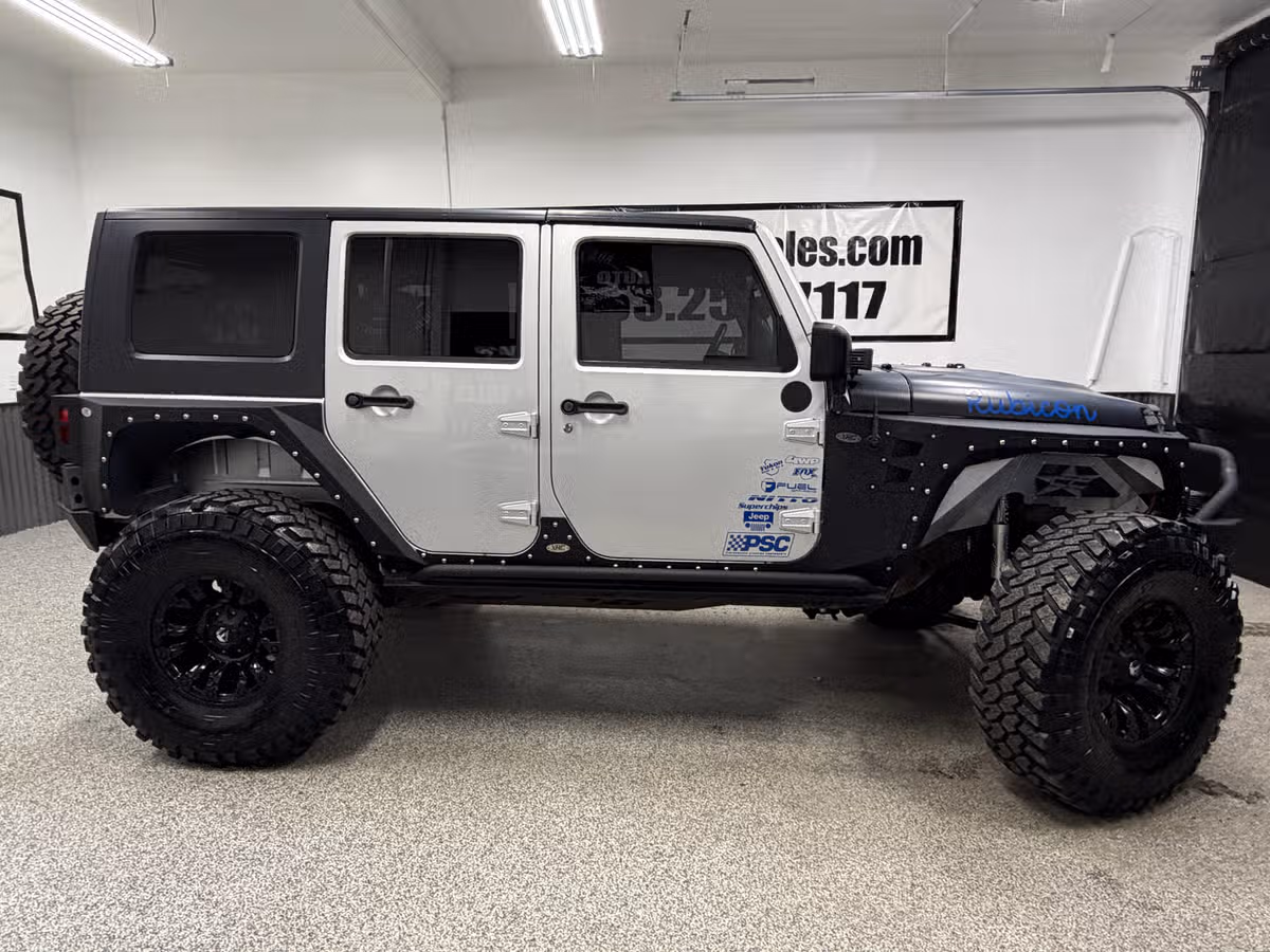2008 Jeep Wrangler Unlimited Rubicon Image 2