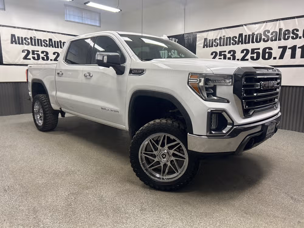 2019 GMC Sierra 4WD Crew Cab Short Box SLT's photo