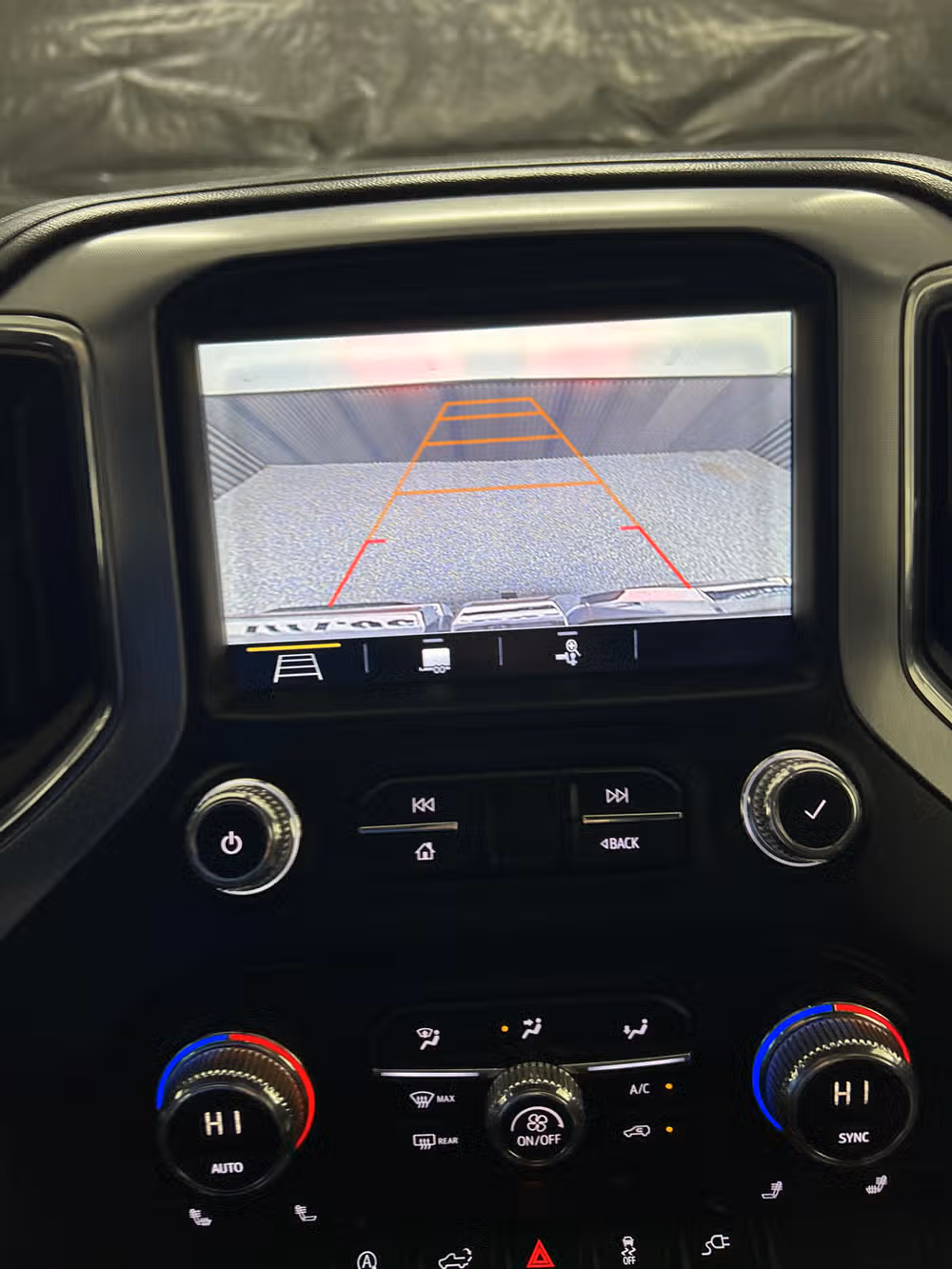 2019 GMC Sierra 1500 SLT Image 16