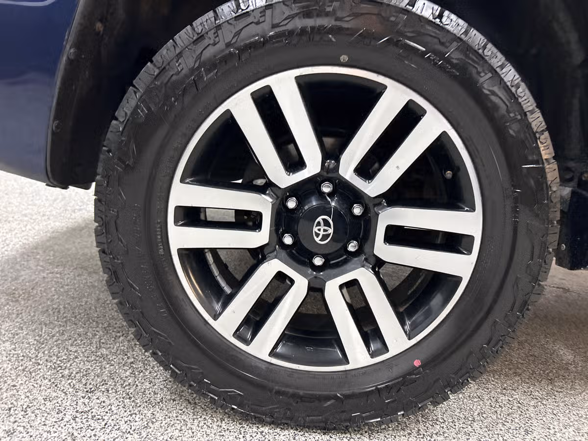 2014 Toyota 4Runner Limited Image 7