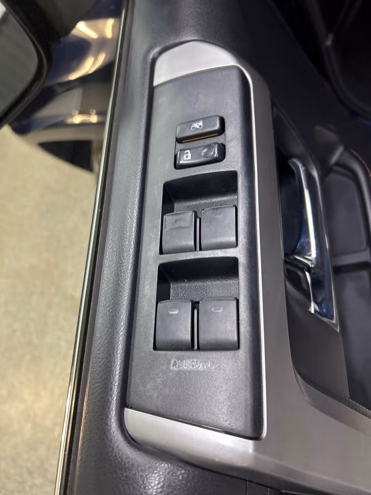2014 Toyota 4Runner Limited Image 9