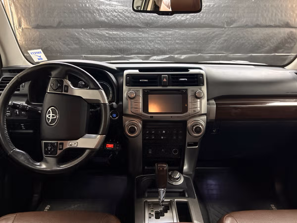 2014 Toyota 4Runner Limited Image 11