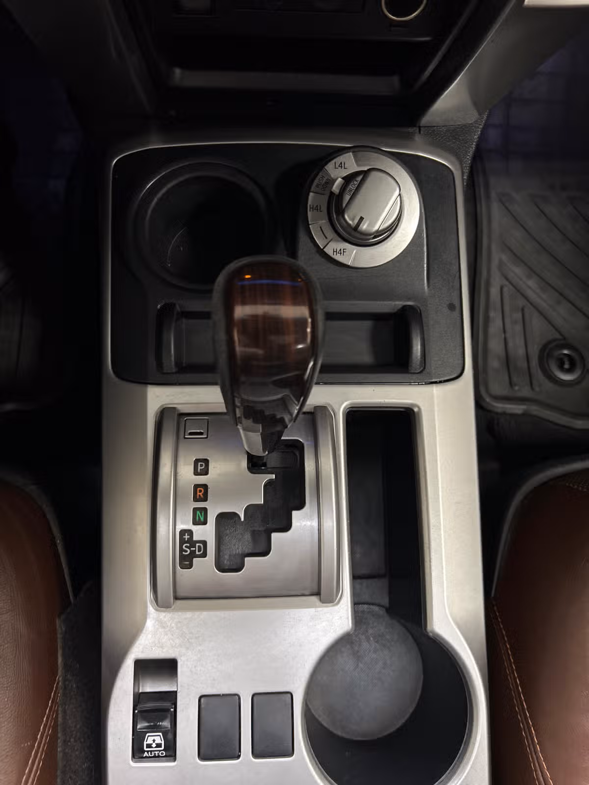 2014 Toyota 4Runner Limited Image 15