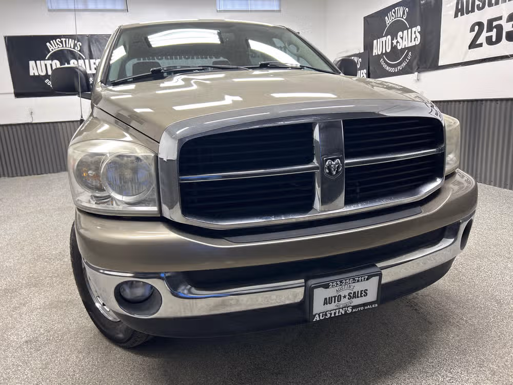 2007 Dodge Ram 1500 SLT Image 2