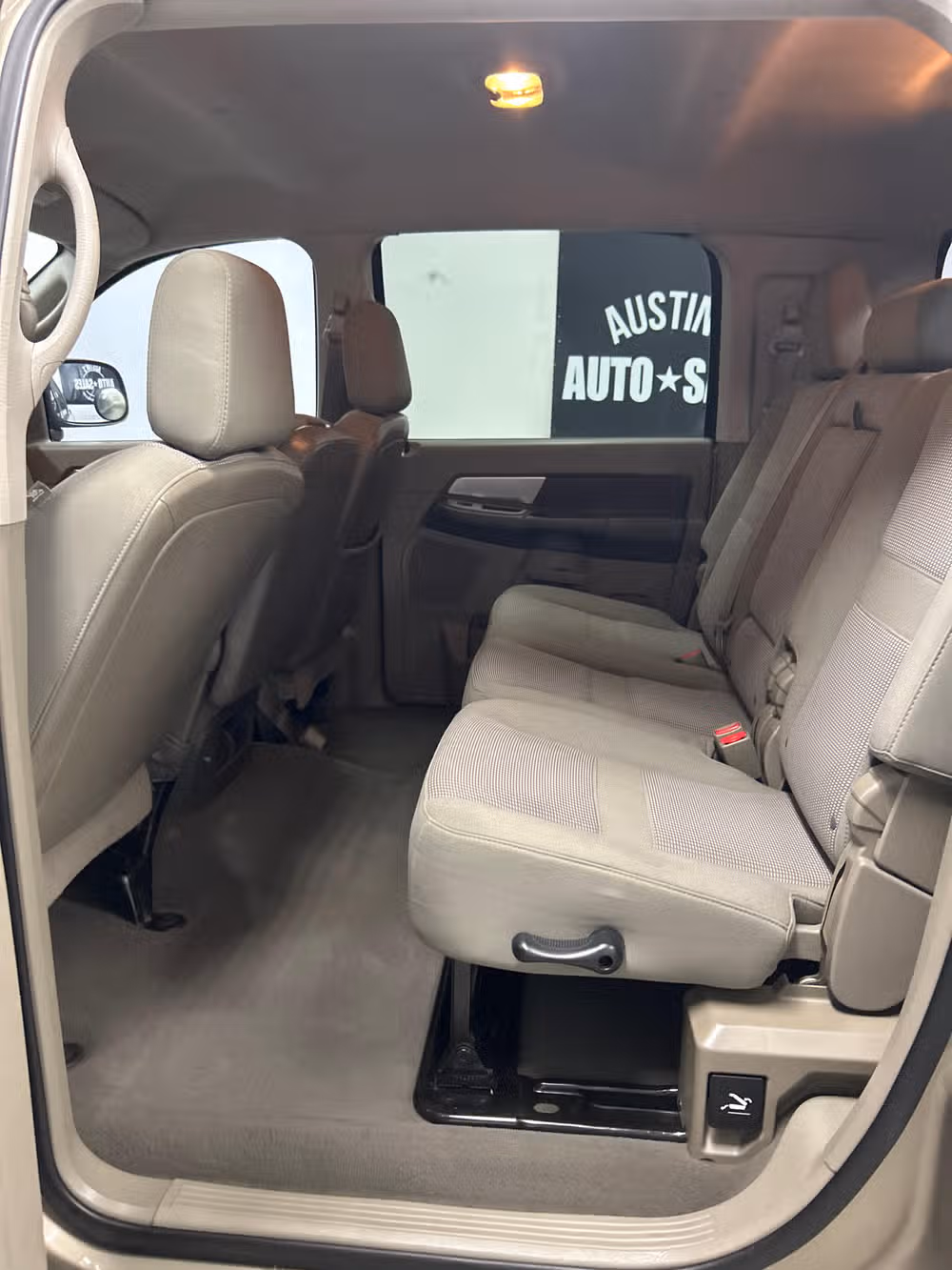 2007 Dodge Ram 1500 SLT Image 10
