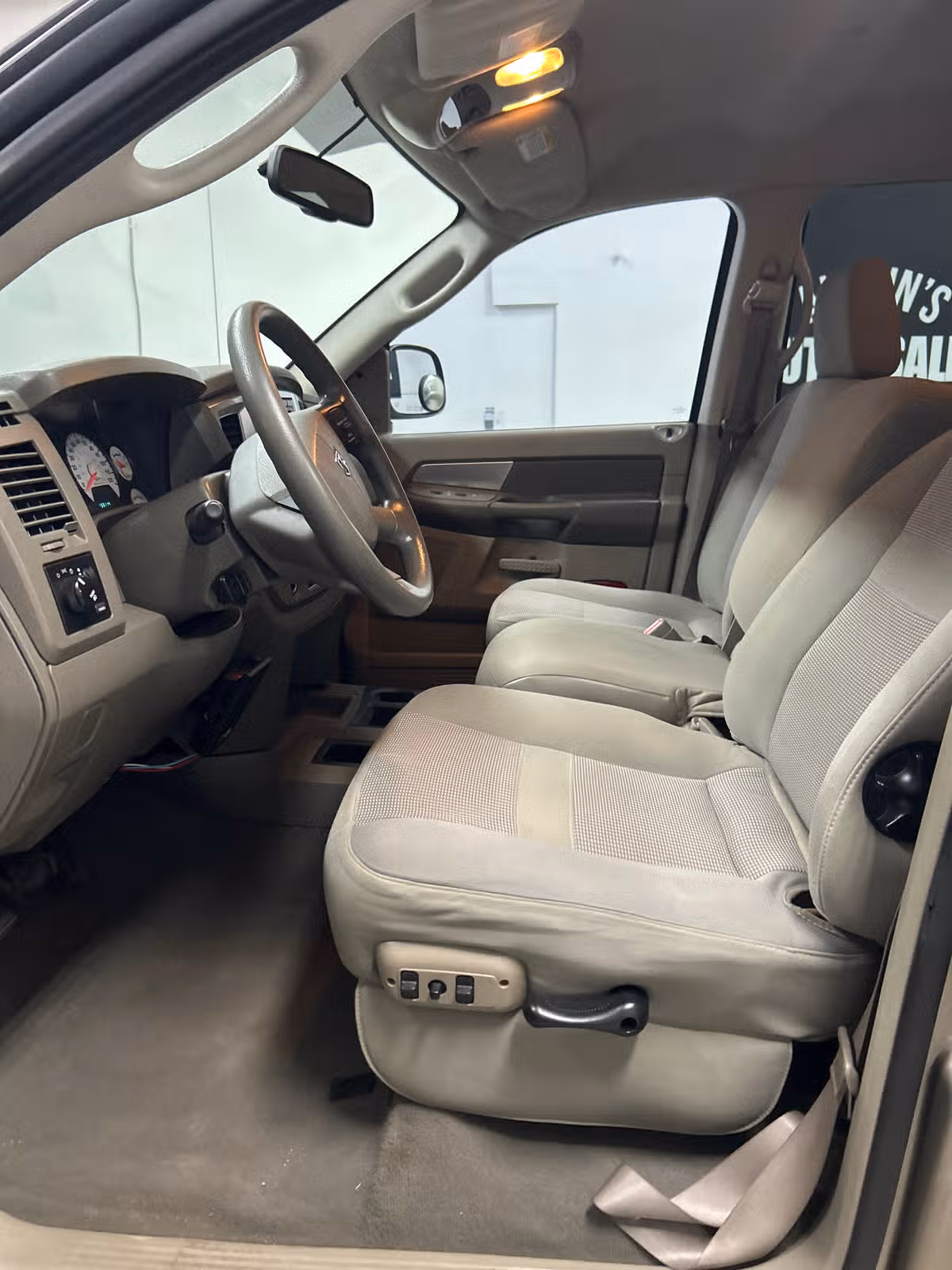 2007 Dodge Ram 1500 SLT Image 8