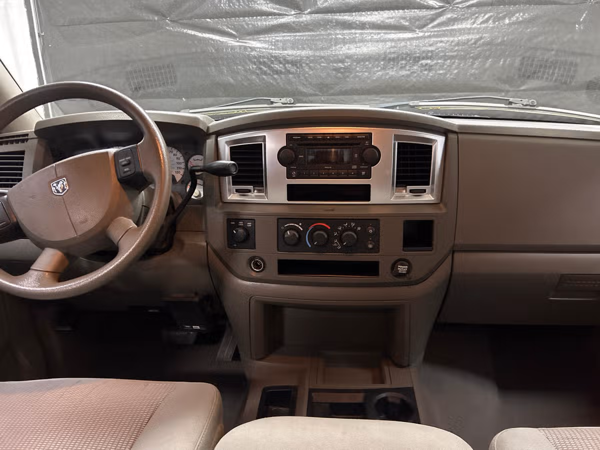 2007 Dodge Ram 1500 SLT Image 11