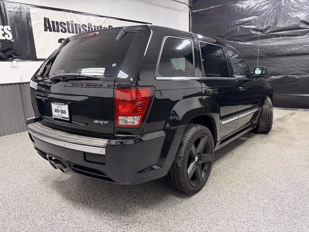 2008 Jeep Grand Cherokee SRT8 Image 3