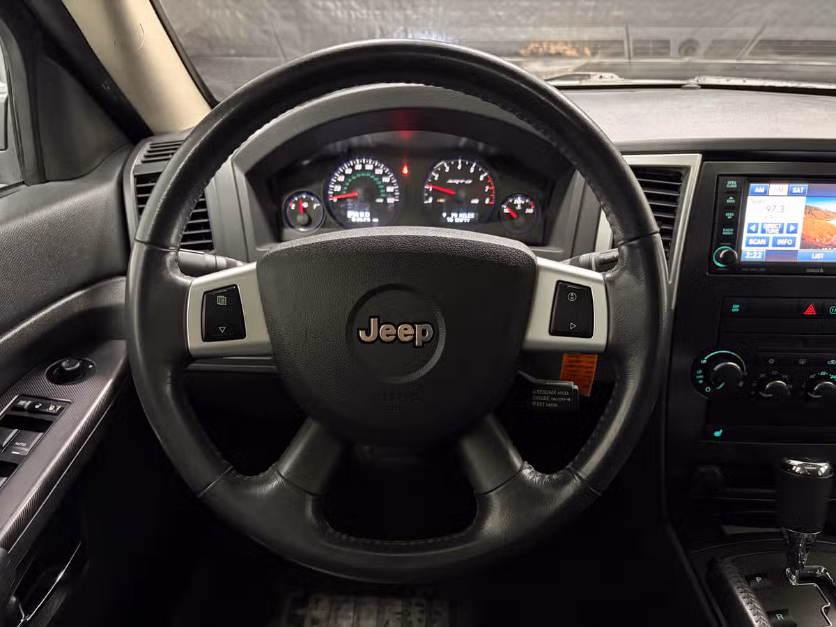 2008 Jeep Grand Cherokee SRT8 Image 11