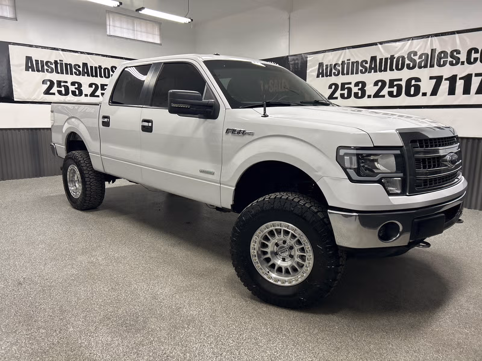 2013 Ford F-150 XLT Upper Image 1