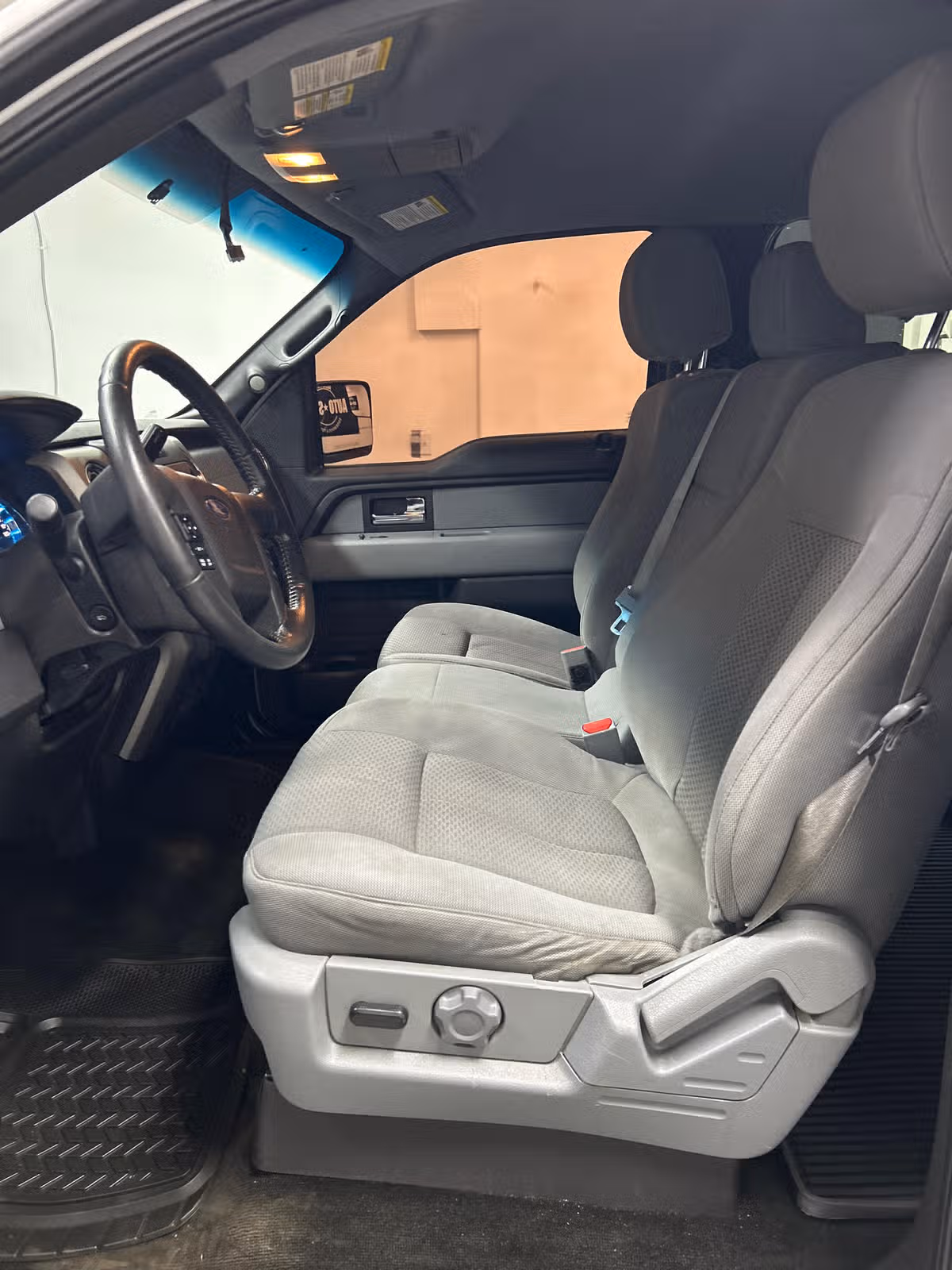 2013 Ford F-150 XLT Image 8