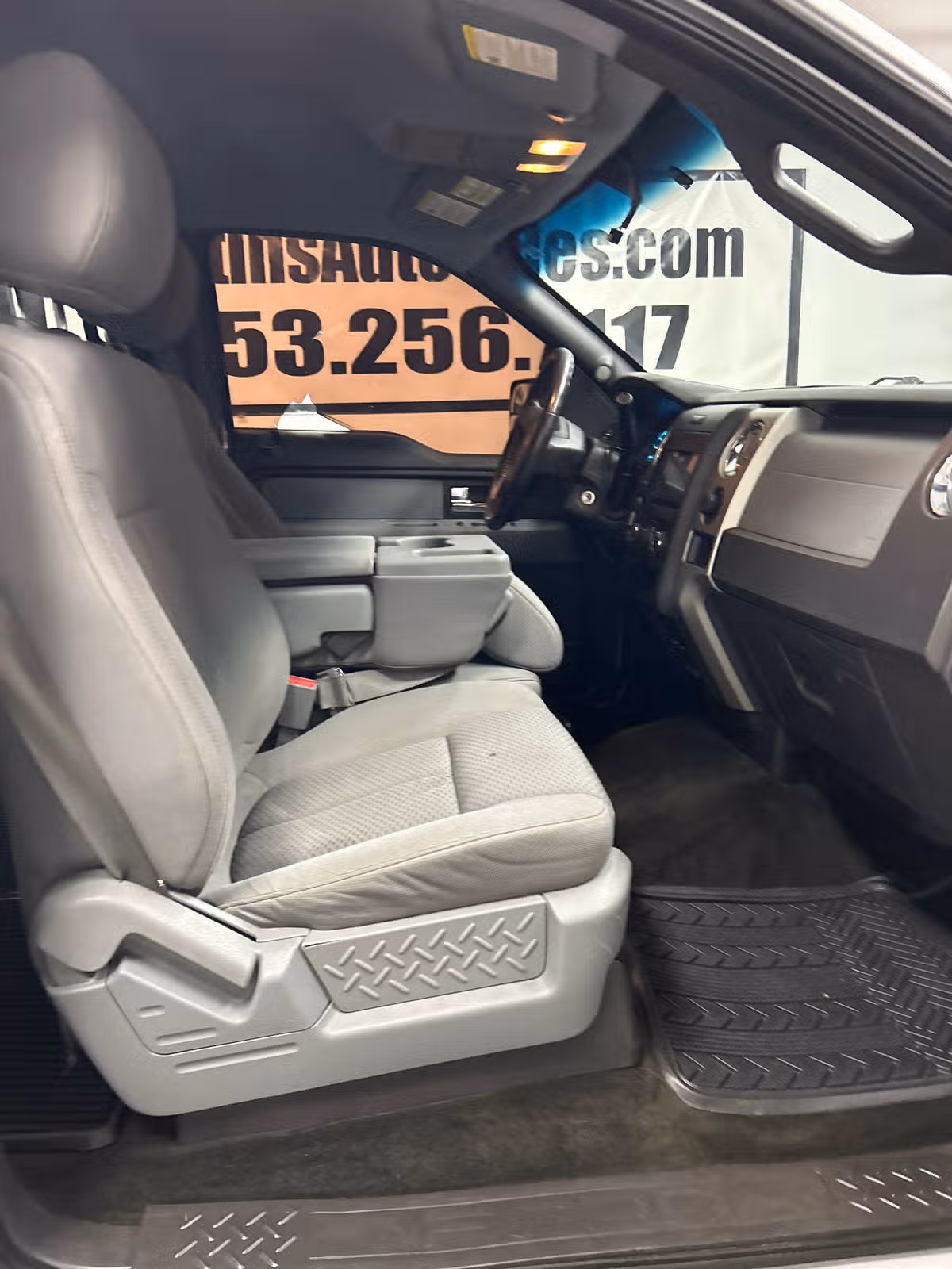 2013 Ford F-150 XLT Image 13