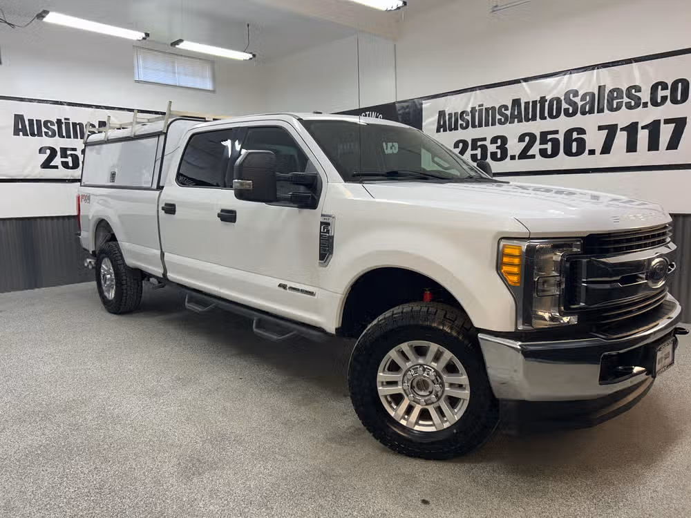 2017 Ford F-350 Platinum 4x4 Crew Cab 6-1/2' Box SRW's photo