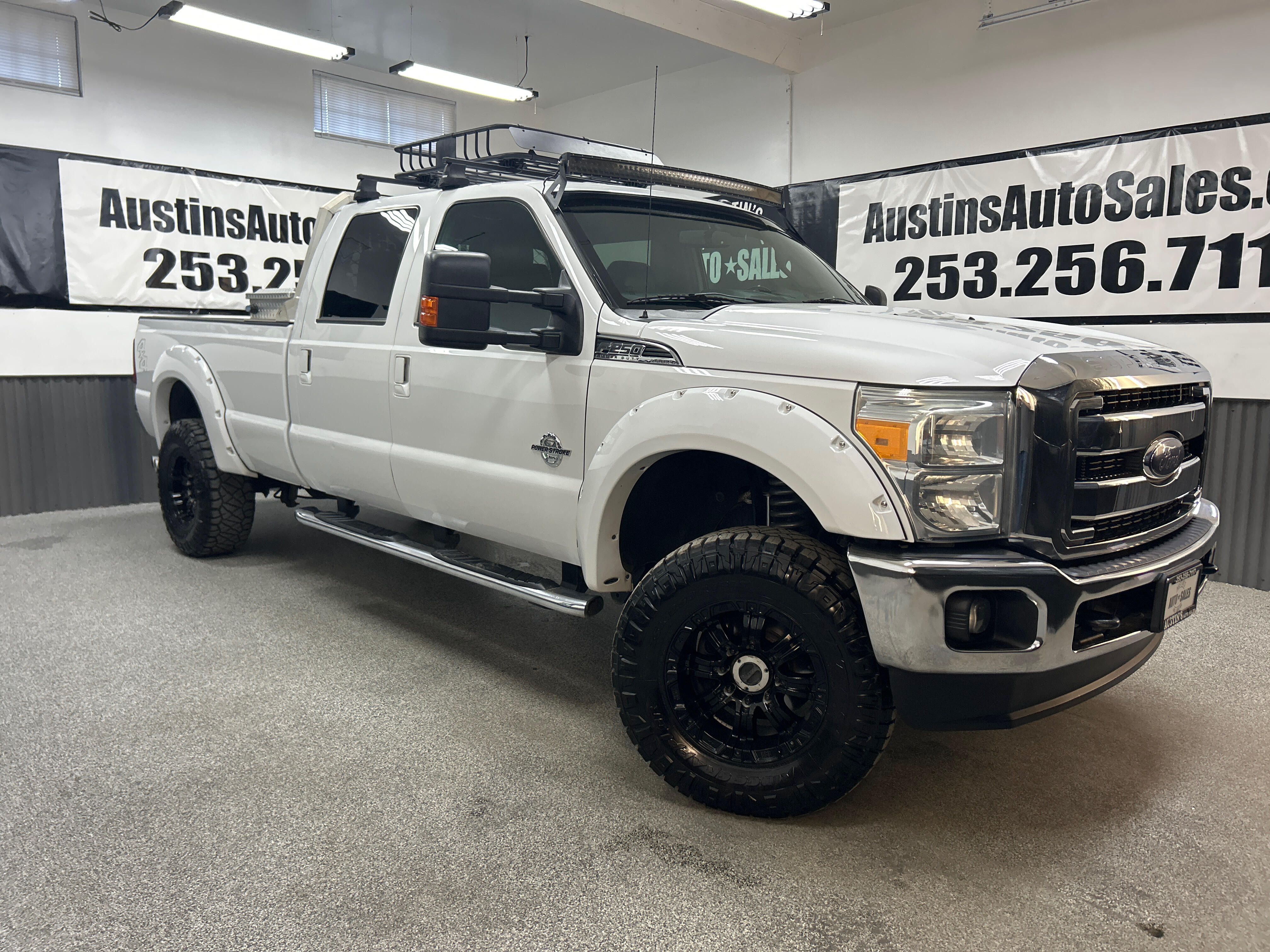 2015 Ford F-250 Lariat 4x4 Crew Cab 172 in's photo