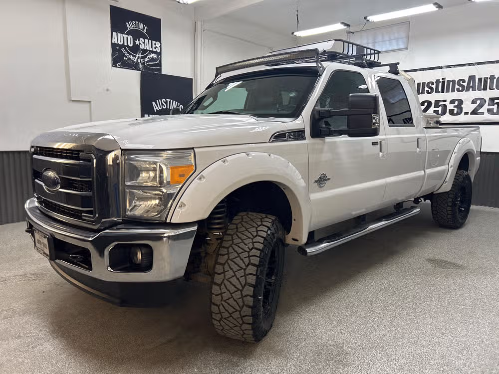 2015 Ford F-250 Super Duty Lariat Crew Cab Lower Image 1