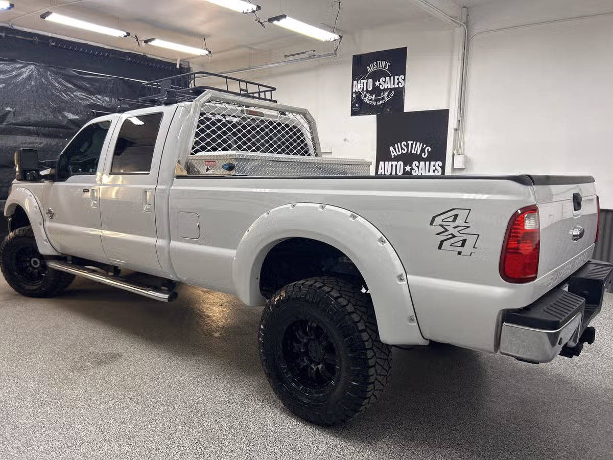 2015 Ford F-250 Super Duty Lariat Crew Cab Image 4
