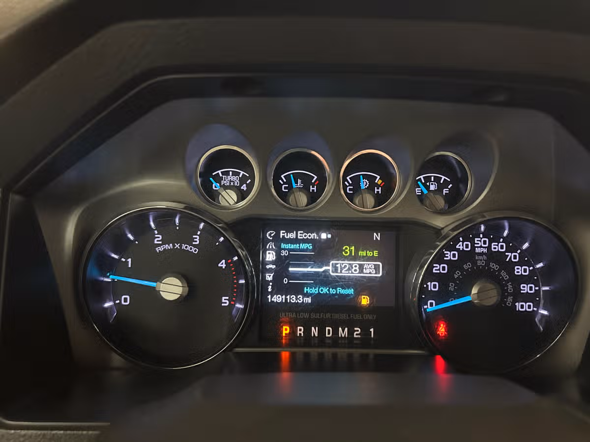 2015 Ford F-250 Super Duty Lariat Crew Cab Image 16