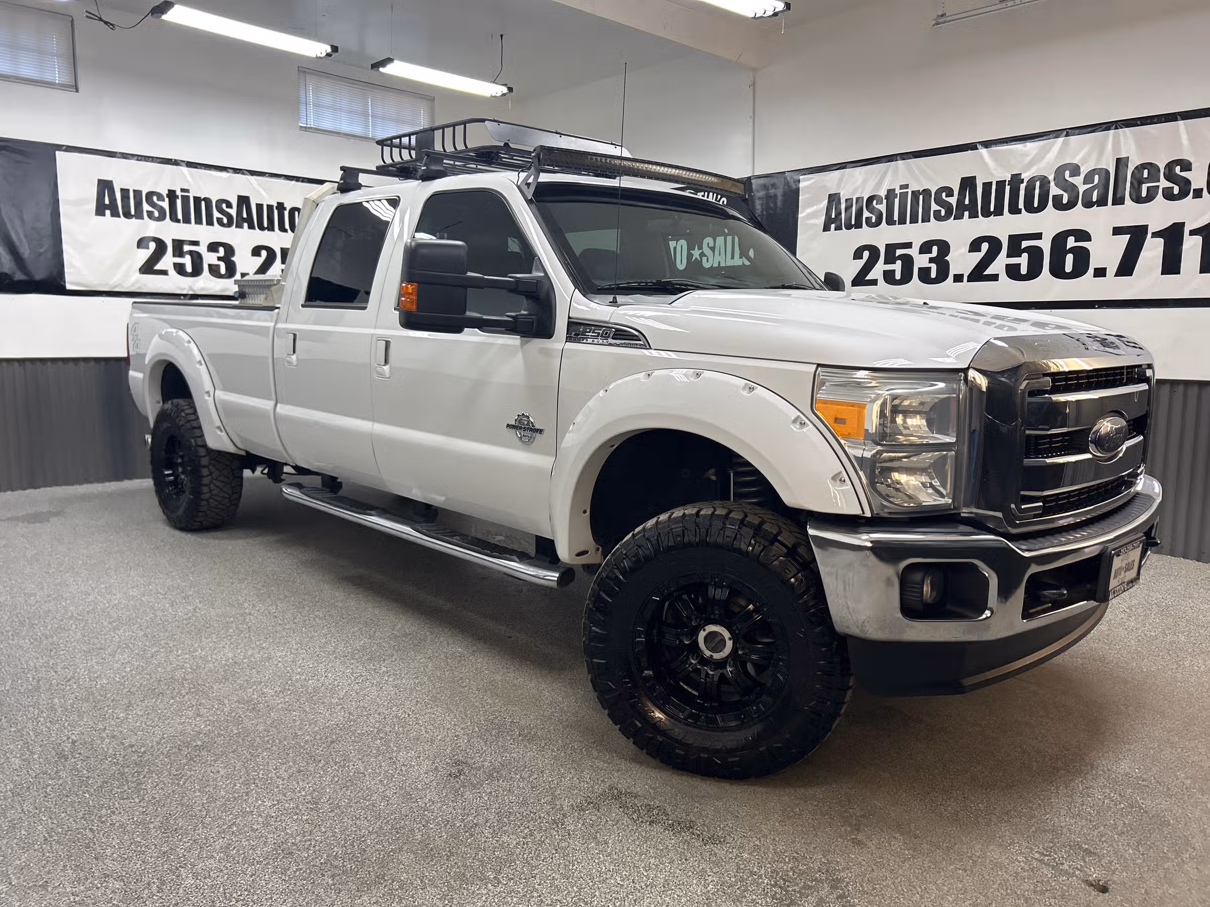 2015 Ford F-250 Super Duty Lariat Crew Cab Image 1
