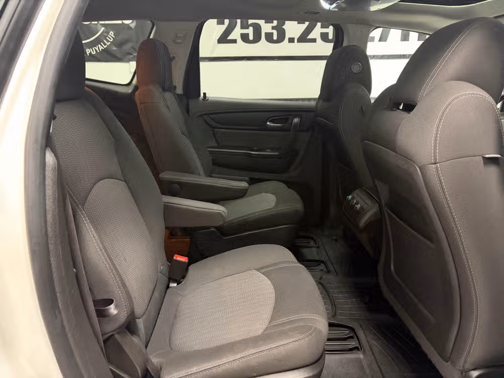 2014 Chevrolet Traverse LT Image 23